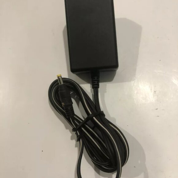 Delta Electronics AC DC Power Adapter Model ADP-10SB 5V Preowned - Picture 2 of 4